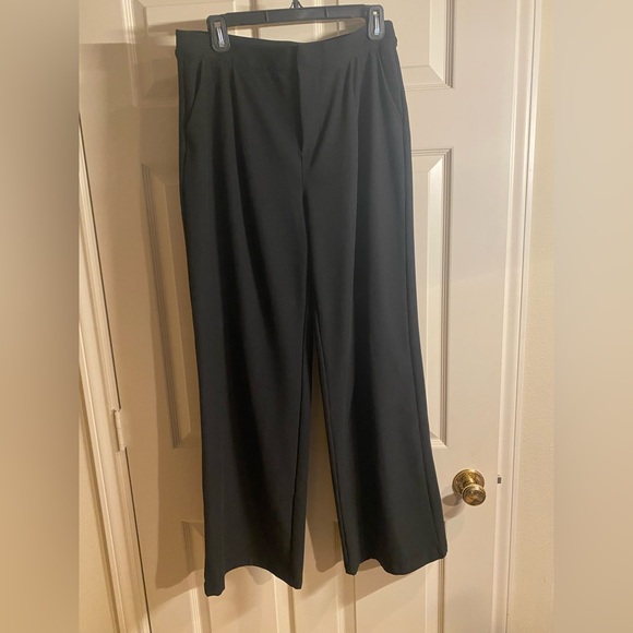 Vuori Black Wide-Leg Pants - Picture 4 of 4